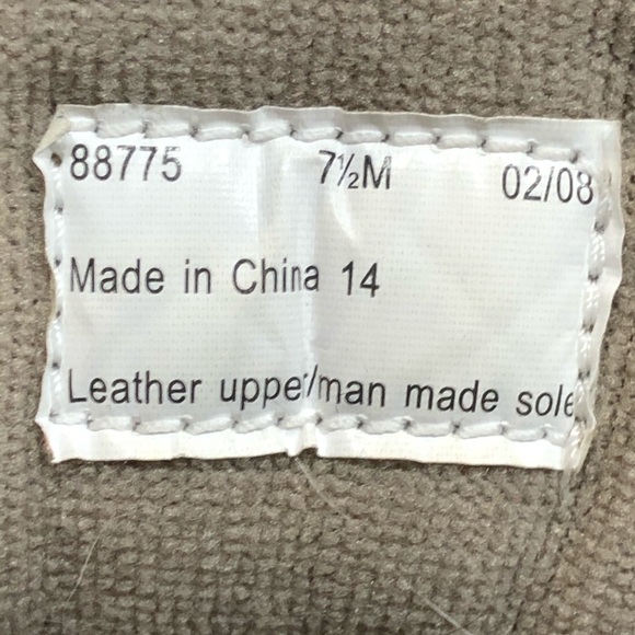 Clarks Women’s Leather Lace Up Walking Sneakers - Picture 8 of 8